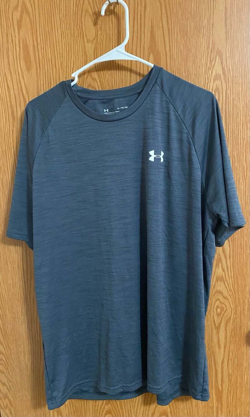 Under Armour Velocity T-Shirt Size XL Gray Short Sleeve HeatGear